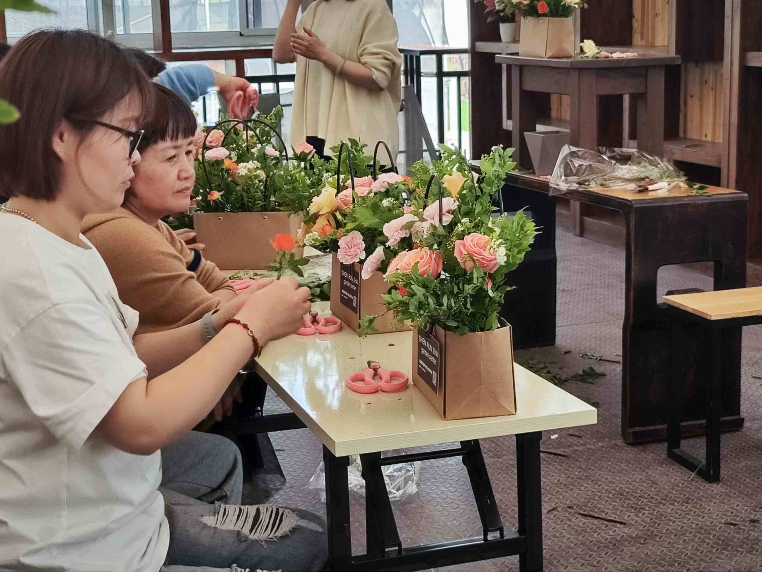 探秘神润斋的花卉活动 | 绚烂鲜花 艺术提篮